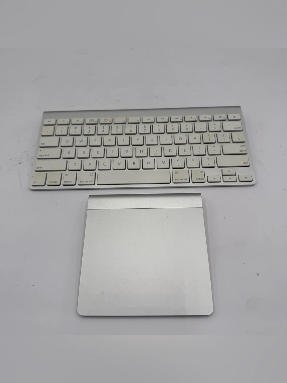 E4 Apple Wireless Keyboard A1255 + Magic Trackpad A1339 Bluetooth Bundle